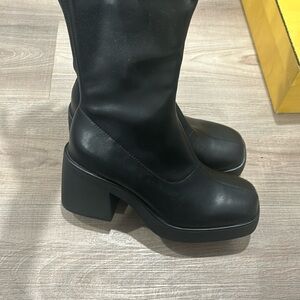 Black boots (NEW)